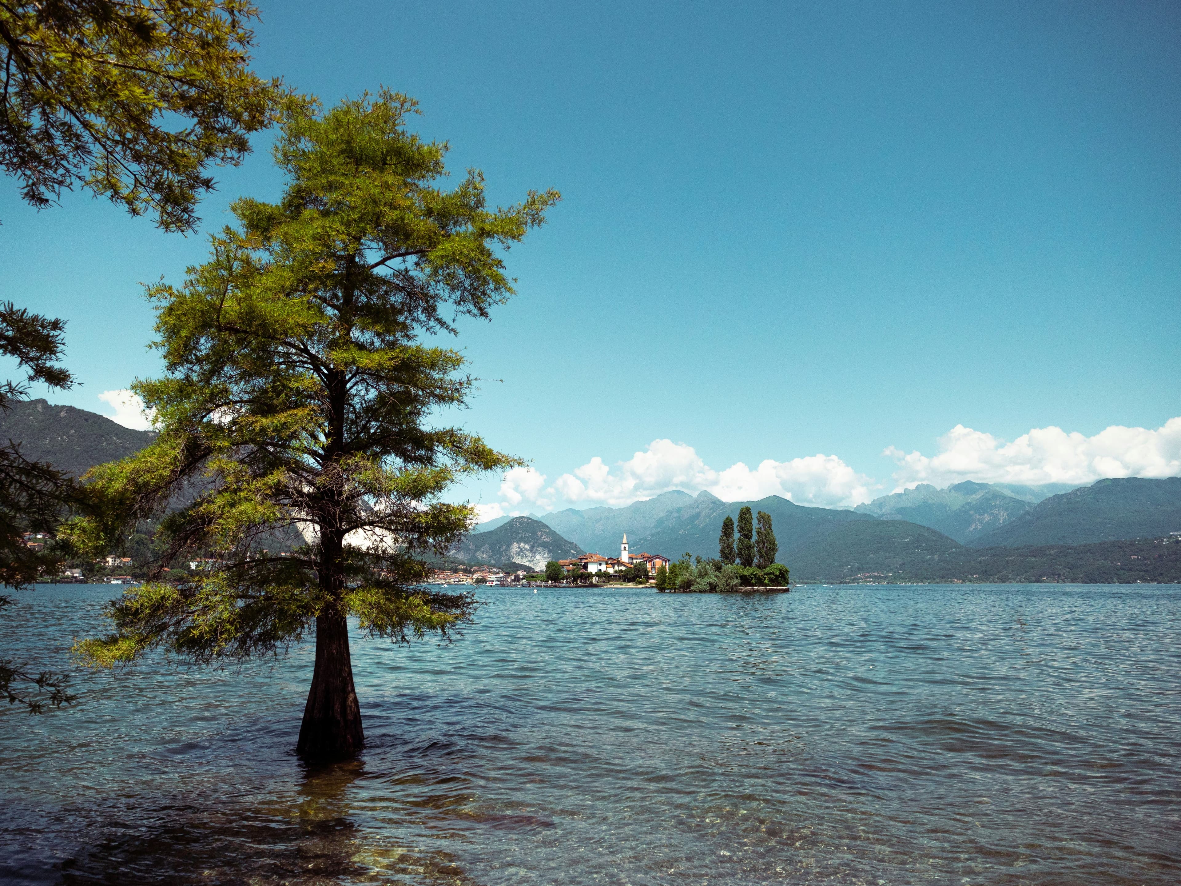 eSIM Lake Garda