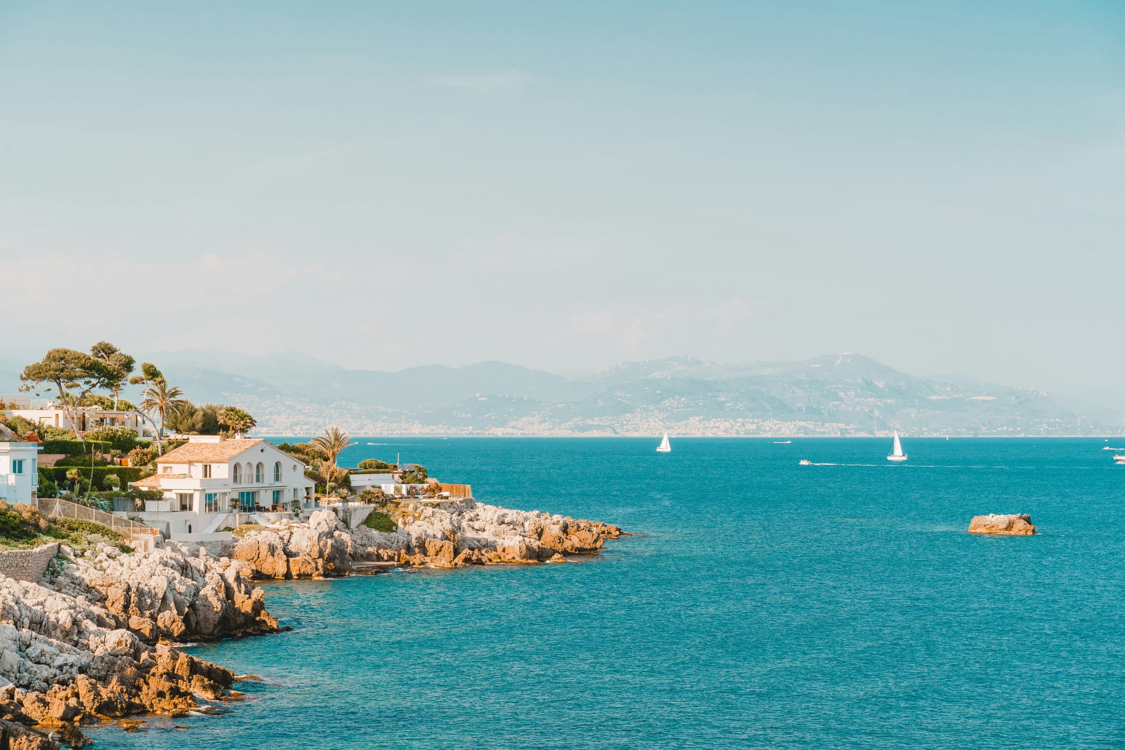 eSIM Antibes